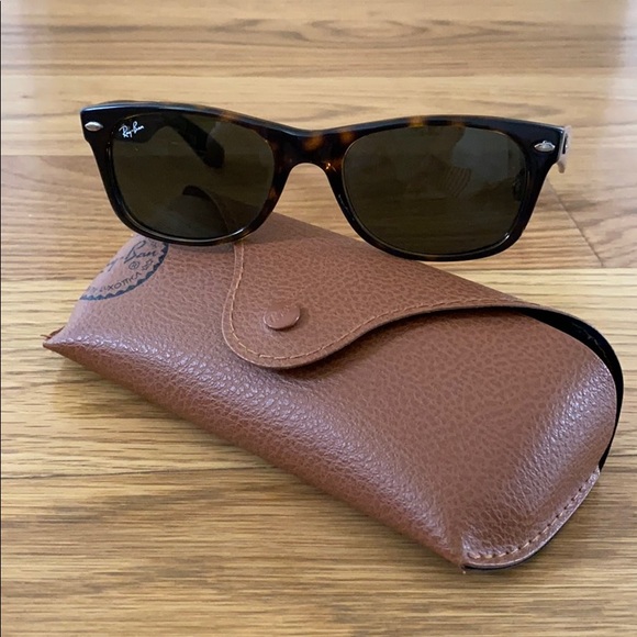Ray-Ban Classic Wayfarer Sunglasses Brown Tortoise